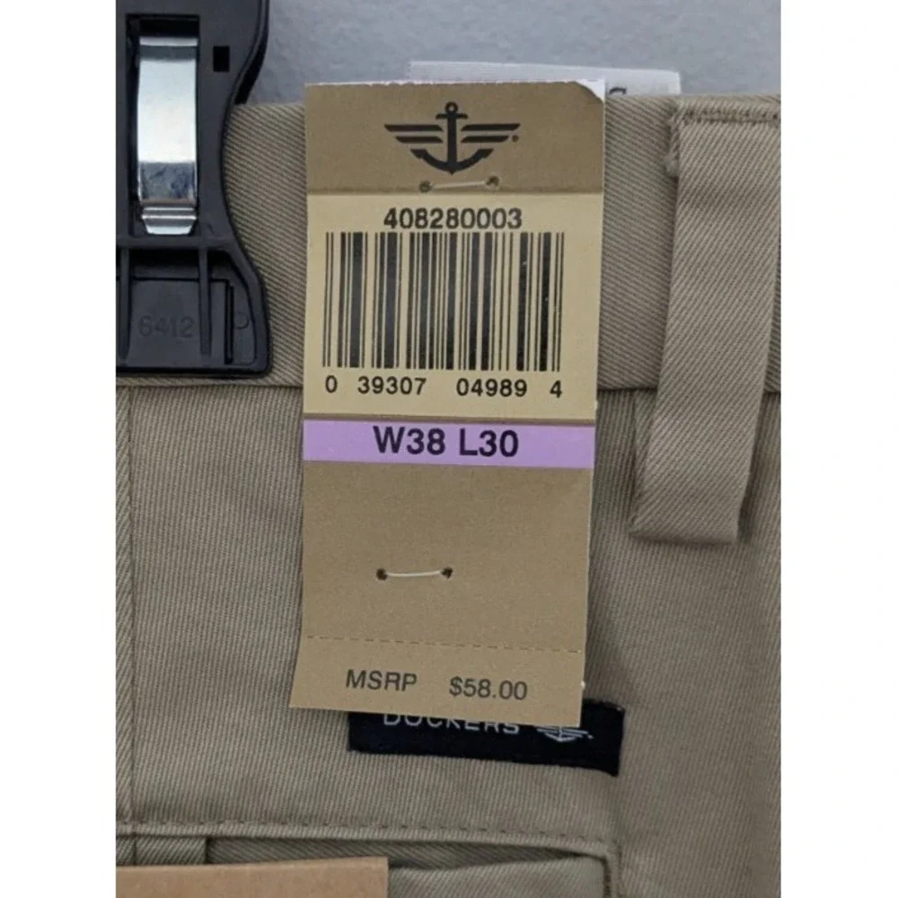 Dockers Signature Khakis Pants Tan 38x30 Flat Front Straight Fit D2 $58 NWT
